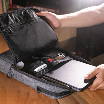 TÚI ĐEO CHÉO TOMTOC (USA) URBAN SHOULDER BAGS FOR ULTRABOOK 15″ GRAY (H14-E02G)