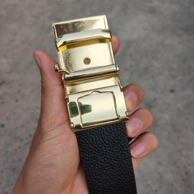 Dây lưng da cá sấu bản lớn phù hợp bụng bia. Da bụng có vân đẹp linh hoạt!