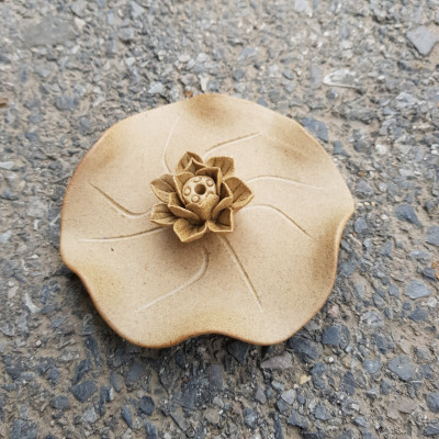 Đĩa đế cắm trầm gắn hoa bằng gốm cao cấp DDT08