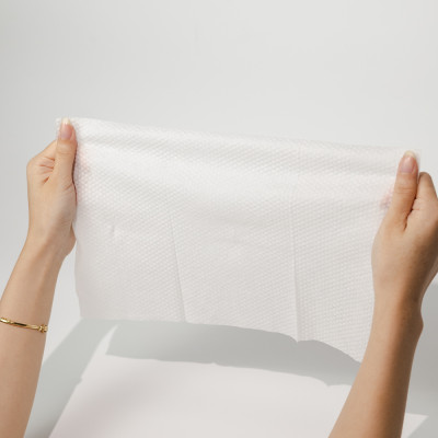 Khăn giấy ướt vệ sinh cơ thể NursingWipes gói 12 khăn size lớn 30x20cm hương trà xanh lau người lớn tuổi, người bệnh, người đi phượt dùng 1 lần