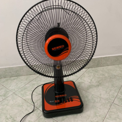 Quạt bàn Senko sang trọng cao cấp B1210 màu ngẫu nhiên - Hàng Chính Hãng