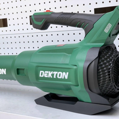 COMBO Máy Thổi Lá Dùng Pin Dekton M21-TL01BL KÈM PIN M21-B6A8C VÀ SẠC M21-S25A TẶNG Đèn cầm tay Dekton M21-D360LM - KM_T8 -HÀNG CHÍNH HÃNG
