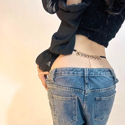 Quần lót dây xích hạt tròn lọt khe siêu sexy