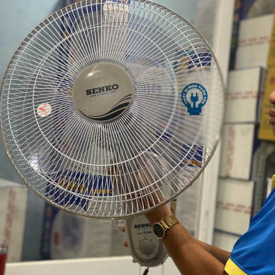 Quạt treo tường Senko TC1688 công suất 47W, mẫu mới 2022 - Giao màu ngẫu nhiên - Hàng chính hãng