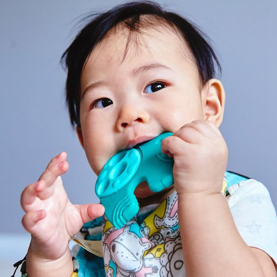 Đồ gặm nướu silicon cho bé Sensory Marcus & Marcus, từ 6 tháng