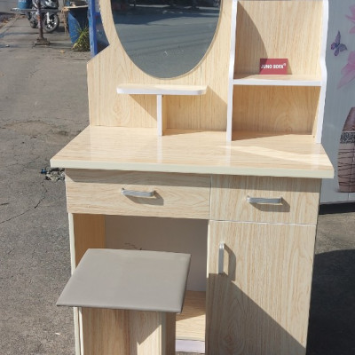 Bàn trang điểm Juno sofa nhựa màu gỗ sồi  ngang 80 cm x cao 1m5 x sâu 45 cm tặng kèm ghế