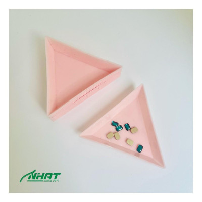 Khay Tam Giác Đựng Đá - Charm