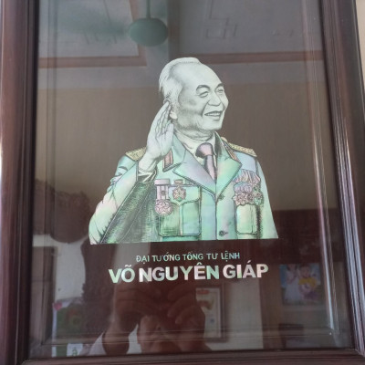 Tranh truyền thần khảm ốc xà cừ đại tướng võ nguyên giáp  vip kt 40×60x5cm 