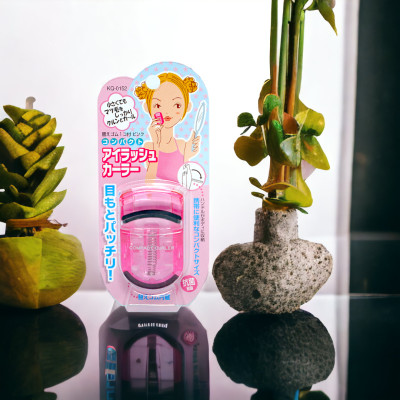 Uốn Cong Mi Thân Nhựa Kai Beauty Care 51615 KQ-0152 (Màu Hồng)