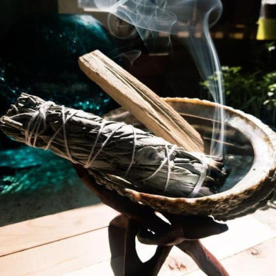 Combo 1 bó tuyết tùng 10cm và 1 thanh palo santo trắc xanh 10cm 5gr (Combo05)