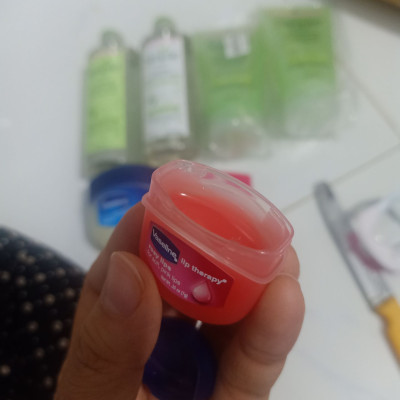 Son Dưỡng Môi Hồng Xinh Vaseline Lip Therapy Rosy Lip (7g)