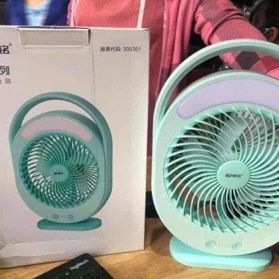 Quạt Sạc Tích Điện Có Đèn LED KM-F0336 - Quạt Tích Điện Cầm Tay Màu Xanh Để Bàn Tiện Lợi - HÀNG CHÍNH HÃNG MINIIN
