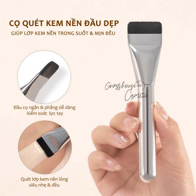 Cọ quét kem nền đều đầu dẹt (kèm vỏ bọc silicon), hỗ trợ dàn kem nền mỏng mịn tự nhiên, lông cọ mềm không đau da