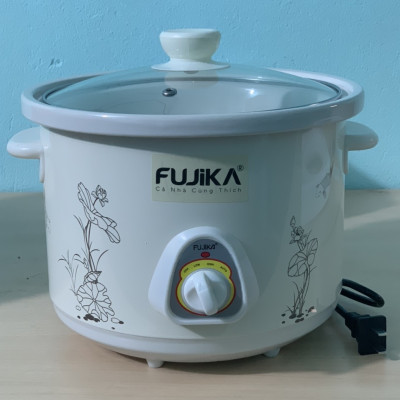 Nồi Kho Cá Thịt 2.5L,Nồi Nấu Chậm,Nồi Nấu Cháo Cho Bé ,Nồi Chưng Yến,Nồi Tiềm Dung Tích 2.5L Năp Kính Fujika KC25 Màu Trắng Họa Tiết-Hàng chính hãng