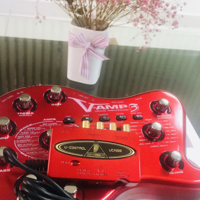 Effect cho đàn ghi ta (Guitar Amp Modeler and Multi-Effects Processor) VAMP-3 Behringer - Hàng Chính Hãng