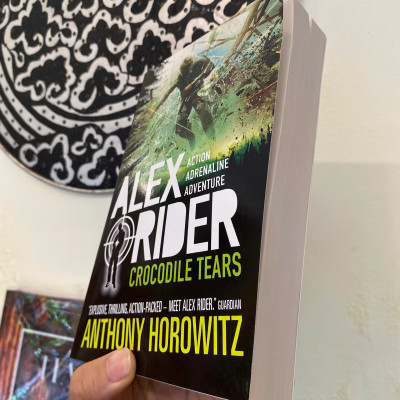 Sách - Crocodile Tears by Anthony Horowitz | New York Times Bestseller - Thriller English Book