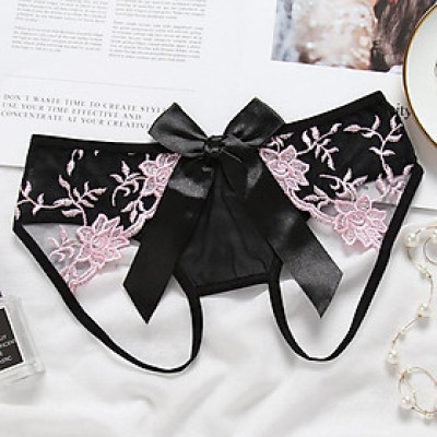  Quần lọt khe nữ thêu hoa mở đáy