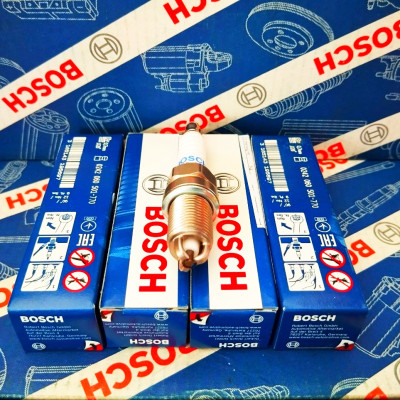 Bộ 04 Bugi Bosch 03 Chấu Chevrolet Captiva, Lacetti, Vivant, Toyota Land Cruiser, Corolla II