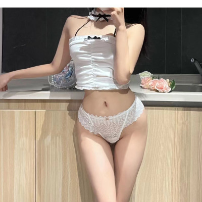 Quần lót ren lọt khe hở mông siêu chảnh và gợi cảm