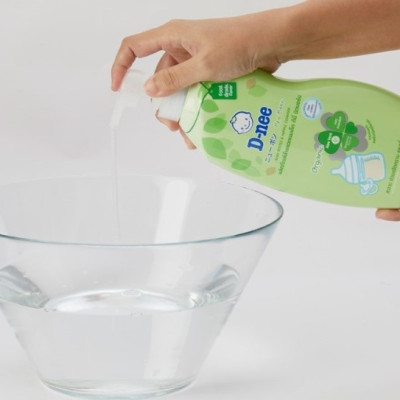 Nước rửa bình sữa D-nee Organic 600ml