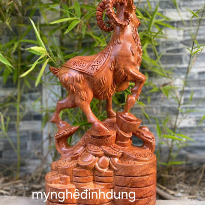 Tượng con dê phong thủy cầu tài lộc bằng gỗ hương đá kt cao 30x19x7cm