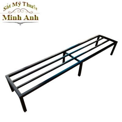 Kệ thép. Dài 100-120 cm. Rộng  20-25-30cm. Cao  10-15-20-25-30cm. 6 chân. 2 nan phụ. Hộp thép 2x2cm ( Hàng Chính Hãng )