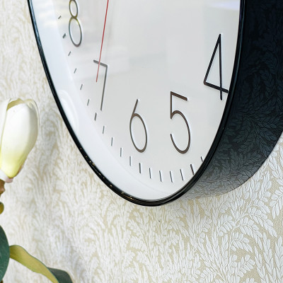 Đồng hồ treo tường Nhật Bản Rhythm CMG602NR02 – Kt 36.0 x 4.2cm, Vỏ nhựa, Dùng Pin.