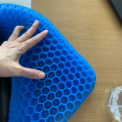 Đệm Ngồi 3D Silicon 2 Lớp Tổ Ong Lót Ghế Thoáng Khí Chống Đau Mỏi Lưng Amalife 