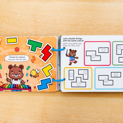 Học Liệu Bóc Dán Montessori Song Ngữ Anh Việt Beezi Book - Lalala Baby