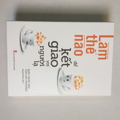 Combo 2 cuốn: Làm Thế Nào Để Kết Giao Với Người Lạ + Bí Mật Sau Những Hành Vi Nhỏ có bookmark