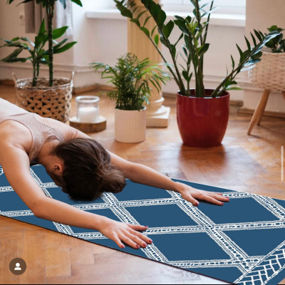 Thảm tập yoga chính hãng Yvonne, Blue Navy (TẶNG KÈM 3 PHẦN QUÀ) dày 6mm bề mặt nhám, siêu bám, chống trơn trượt, thấm hút mồ hôi, càng nhiều mồ hôi càng bám, dễ vệ sinh, bề đẹp, sang trọng