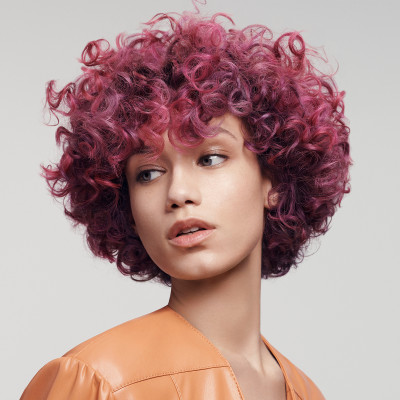 Xịt Dưỡng Xoăn Goldwell Curls & Waves Cấp Ẩm Chuyên Sâu, Tóc Bồng Bềnh Dễ Vào Nếp 150ml