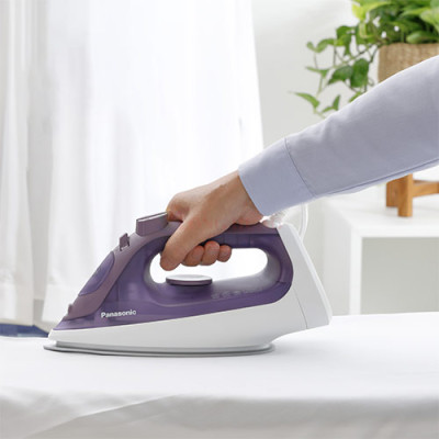 Bàn ủi hơi nước Panasonic NI-S630VRA - Hàng chính hãng