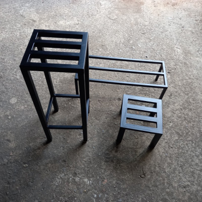 Kệ sắt để chậu hoa cây cảnh, Vuông 20x20cm & Vuông 30x30cm, cao (10-20)cm, thép hộp 20mm (Hàng Chính Hãng )