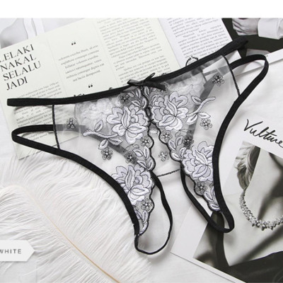 Quần lót nữ ren xẻ đáy cực sexy nóng bỏng