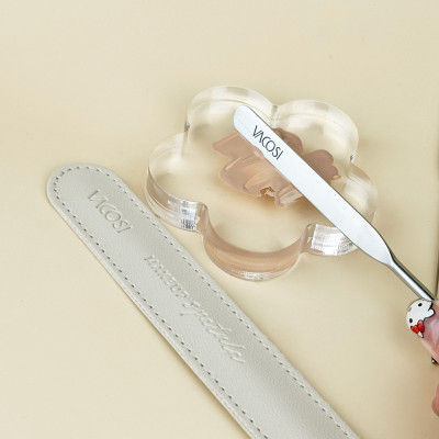 Cây tán kem nền + Bao da - DC08