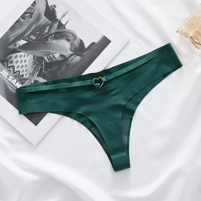 Quần lót lọt khe đúc su phong cách sexy giúp bạn gợi cảm hơn và tự tin hơn