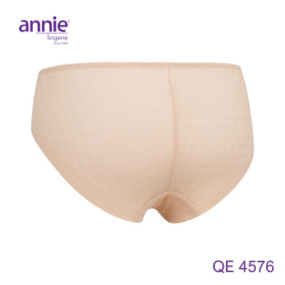 Quần lót nữ không viền lưng vừa annie QE 4576 co giãn 4 chiều, thoải mái cả ngày