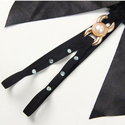 Quần lót lọt khe cạp lỗ hở đáy gắn nơ to quyến rũ