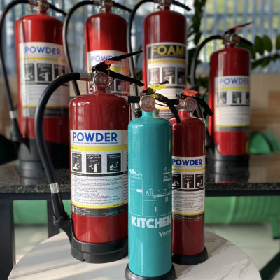 Bình chữa cháy bột ABC 4kg Vinafoam V4-P có tem kiểm định đạt công suât dập tắt 2A55B