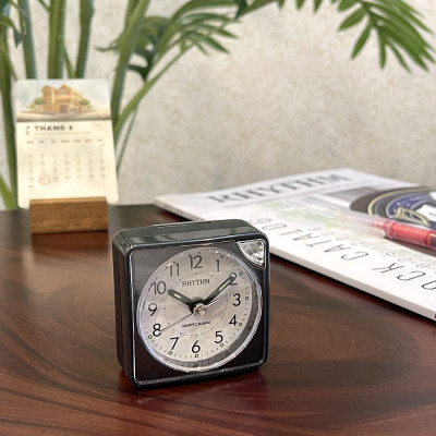 Đồng hồ Rhythm CRE211NR02. Kt 5.7 x 5.9 x 3.3cm, 55g. Vỏ nhựa. Dùng Pin.