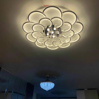 Đèn ốp trần, đèn led mâm ốp trần cánh hoa mai pha lê ( 16 cánh) 3 chế độ ánh sáng, có điều khiển từ xa