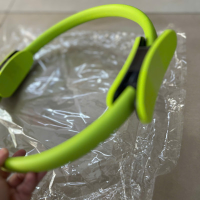 Vòng tập Pilates, vòng hỗ trợ tập tay chân bằng đệm mút êm ái,đàn hồi, linh hoạt an toàn cho người sử dụng.