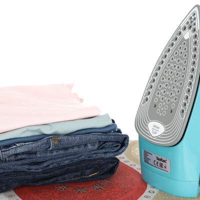 Bàn ủi hơi nước Tefal FV2867E0 - Dung tích bình chứa 270 ml - Công suất 2500W - Mặt đế Ceramic chống dính - Chức năng Phun hơiPhun tiaỦi hơi nướcỦi khô - Hàng chính hãng