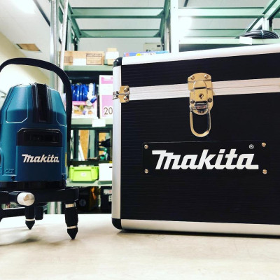 MÁY CÂN MỰC LASER TIA XANH 515NM PIN MAKITA SK10GD (KHÔNG KÈM PIN VÀ ĐẾ SẠC) - HÀNG CHÍNH HÃNG