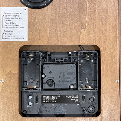 Đồng hồ treo tường Nhật Bản Rhythm CMH721CR06, Kt 50.0 x 9.0cm, 3.35kg Vỏ gỗ, dùng PIN