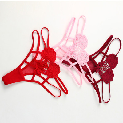 Quần lót lọt khe cánh hóa tan dây đan xen vào nhau