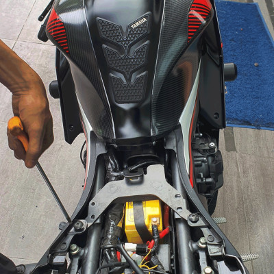 Pin khởi động Xe máy Mô tô DZM BP110, Tuổi thọ 8-10 năm | Thay Ắc quy chì | Pin Lithium LifePO4 | 12V - 5Ah - 100A | Phù hợp với các dòng xe máy phân khối  200-500cc