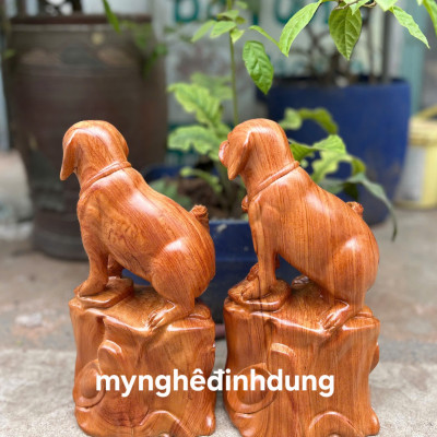 Tượng con chó (cún ) phong thủy bằng gỗ hương đá cao 20x8x6cm