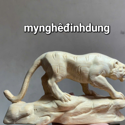 Tượng con hổ phong thủy bằng gỗ ngọc am thơm nức kt 20x10x7cm